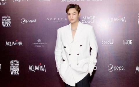 Phá đường dây bán dâm có nhiều người đẹp showbiz, giá 360 triệu một lượt