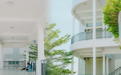 Xuất hiện trong bộ ảnh màu xanh pastel đẹp như mơ, một ngôi trường rất quen bỗng trở nên cực lạ!