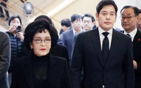 Chân dung nữ chủ tịch tập đoàn bán lẻ nhà Samsung - bà ngoại tỷ phú của “bạn gái tin đồn” G-Dragon, nổi tiếng với danh “mẹ chồng khó tính”