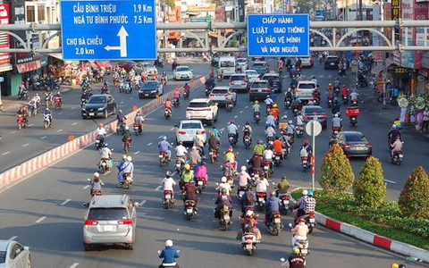 TP.HCM: Giao thông thứ 2 cuối cùng của năm cũ tại các điểm ùn tắc "khét tiếng" ra sao?