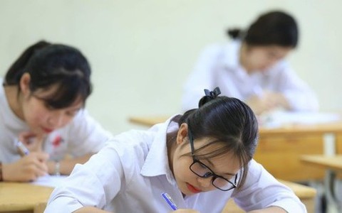 Học sinh lớp 10 đổi môn tự chọn: Bộ GD&ĐT đã hướng dẫn, trường 'than'... rối thêm