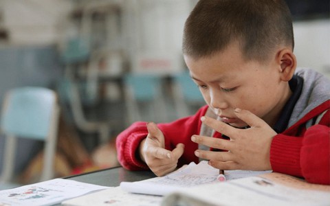 Sang năm mới, bố mẹ hãy thử cho con áp dụng phương pháp học này: Nghe thì đơn giản nhưng hiệu quả không ngờ! 