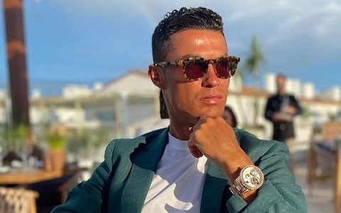 Bộ sưu tập đồng hồ kim cương xa xỉ của Cristiano Ronaldo