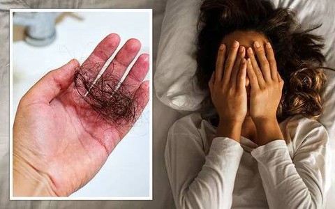 Chuyên gia cảnh báo thói quen đi ngủ này làm tăng nguy cơ rụng tóc, khiến vi khuẩn phát triển