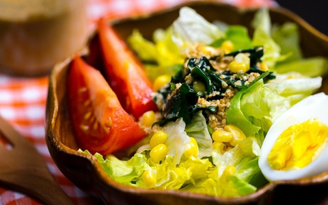 Hết Tết rồi, giảm cân ngay với món salad làm nhanh ăn ngon này