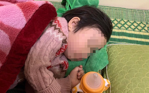 Vụ bé gái 3 tuổi rơi xuống cống thoát nước: Người mẹ kể lại phút giải cứu căng thẳng