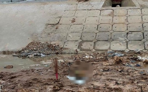 Phát hiện hộp sọ người nằm dưới đáy sông khi nước cạn