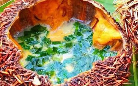 Chuyên trang nước ngoài khen ngợi món ăn đường phố ở vùng biển Việt Nam: Sự kết hợp đặc biệt và độc đáo