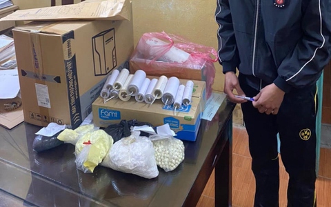 Phát hiện hàng loạt học sinh mua nguyên liệu để tự chế pháo nổ với số lượng lớn