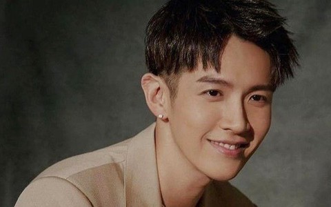 Nóng: Kha Chấn Đông bị bỏng mặt vì tai nạn nổ máy bay ở phim trường, nguy cơ huỷ dung nghiêm trọng