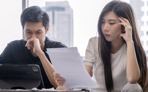 Vợ chồng có nên mở tài khoản ngân hàng chung không?