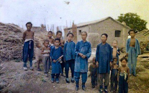 Bộ ảnh cũ ghi lại hình ảnh Bắc Kinh 100 năm trước: Phản ánh chân thực cuộc sống người dân, diện mạo cung nữ trong Tử Cấm Thành ra sao?