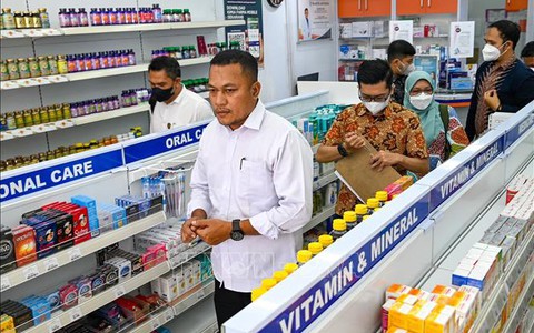 Siro ho của công ty dược phẩm Indonesia sử dụng nguyên liệu có độc tố lên tới 99%