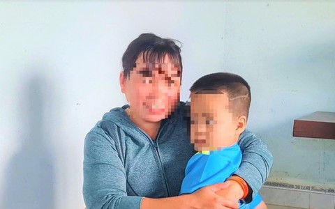Thông báo đến 21 xã, phường, nhưng người thân bé trai bị bỏ rơi vẫn "bặt vô âm tín"
