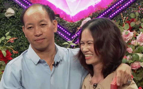 Từng 'xin giống' để né hôn nhân, mẹ đơn thân cầu hôn ngay trong show hẹn hò