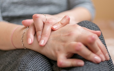 Cô gái nằm liệt giường ở tuổi 25 và lời cảnh tỉnh về sai lầm nhiều người mắc