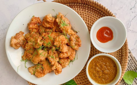 Công thức làm gà chiên và sốt chấm "thần thánh" mà các nhà hàng không muốn bạn biết!