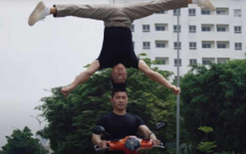 Dat Bike tung clip Quốc Cơ - Quốc Nghiệp không đội mũ bảo hiểm, làm xiếc trên xe