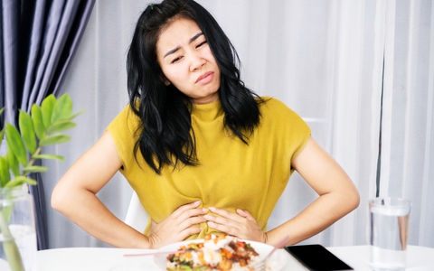 Điều gì sẽ xảy ra nếu bạn đứng, nằm, ngồi hay vận động sau khi ăn?