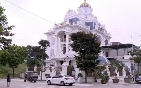 Nhóm nam, nữ thanh niên "mở tiệc thác loạn" trong biệt thự "khủng"
