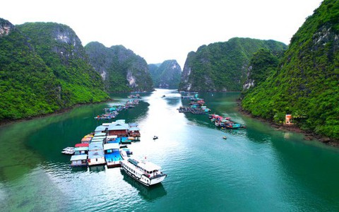 Cấm tàu thuyền hoạt động tại làng chài đẹp nhất thế giới trên vịnh Hạ Long