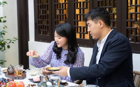 Công chúa "vạn người mê" của Bhutan từng làm chao đảo MXH hiếm hoi lộ diện bên phu quân, nhan sắc tiên tử ở tuổi 30 gây chú ý