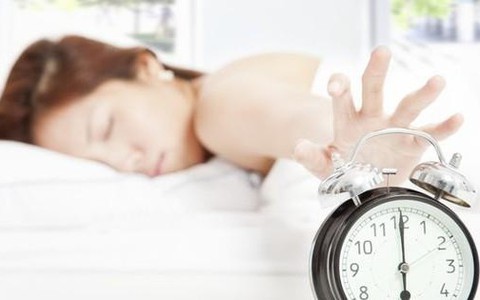 Những thói quen xấu khi ngủ dậy, có thể khiến bạn ngất xỉu, thậm chí đột quỵ