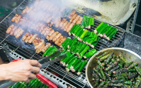 Người Việt có 1 loại rau có công dụng làm đẹp da, ngừa bệnh xương khớp, đem cuộn thịt thì già trẻ đều mê
