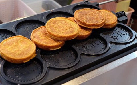 Bánh đồng xu phô mai hết ‘hot', chuyên gia hé lộ bí quyết kinh doanh theo trend