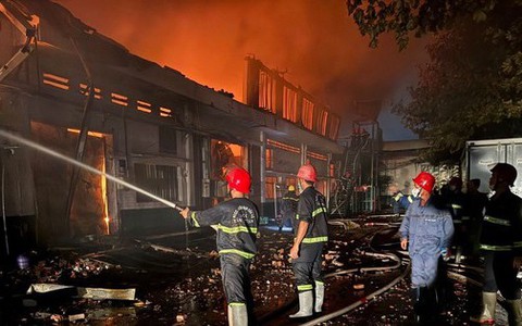 Công an TP.HCM thông tin vụ cháy nhà kho rộng hơn 2.000m2