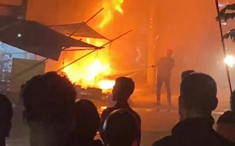 Hà Nội: Cháy tiệm giặt là trong đêm, nhiều quần áo, chăn màn bị thiêu rụi
