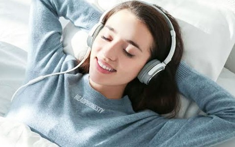 Giảm thính lực ở người trẻ vì những thói quen xấu này