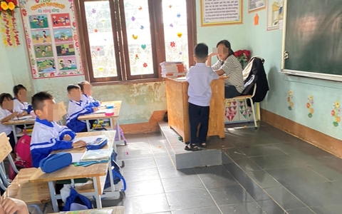 Xôn xao thông tin học sinh lớp 6 ngồi bàn giáo viên "dạy học sinh lớp 1"