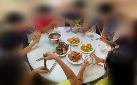 Lùm xùm vụ bữa ăn 800.000 đồng: Đề xuất cho thôi việc người quản lý bếp ăn