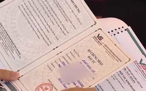 Bất thường trong bán trái phiếu, huy động vốn