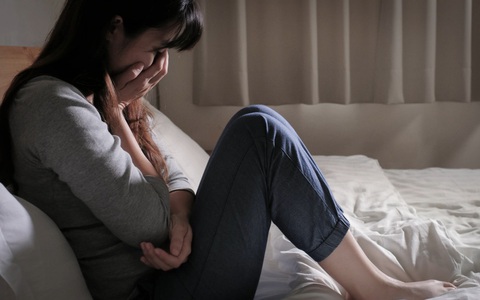 4 thói quen sai lầm khiến "vùng kín khô hạn triền miên", BS khuyến cáo chị em nên thay đổi gấp