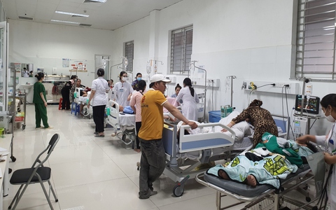Hơn 80 học sinh nhập viện, nghi do bị ngộ độc ở Kiên Giang