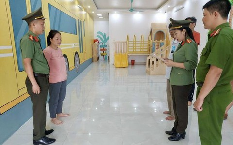 Thủ đoạn bảo lãnh hàng loạt giáo viên ‘bản ngữ’ rởm vào Việt Nam dạy tiếng Anh