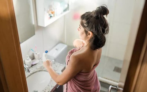 Nhiều người thích tắm kiểu này trong mùa đông để thư giãn mà không biết rất có hại cho da, tóc và cả huyết áp