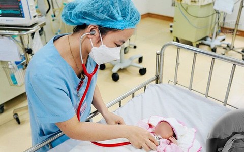 Cứu sống mẹ con sản phụ bị rau bong non thể nặng