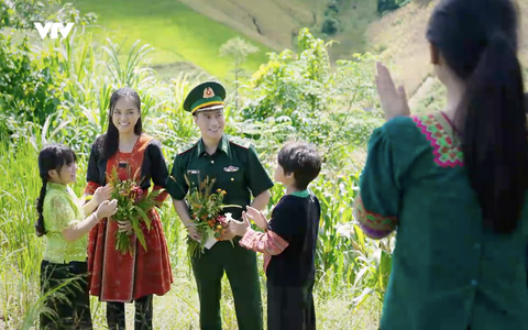 Cuộc chiến không giới tuyến - Tập cuối: Tình yêu chớm nở giữa Đồn trưởng Trung và lang Phương