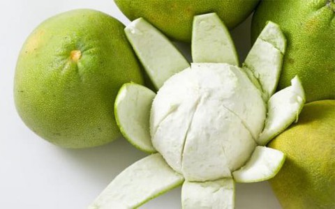 Ăn bưởi xong đừng vứt vỏ, giữ lại đun nước uống bạn sẽ nhận được 6 thay đổi không ngờ