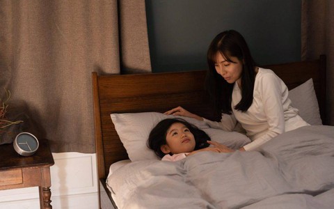 3 điều cha mẹ có thể làm cho con trước khi đi ngủ