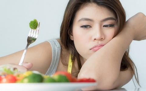 Nhịn ăn sáng mỗi ngày, cơ thể sớm xuất hiện 6 thay đổi tai hại thế này!