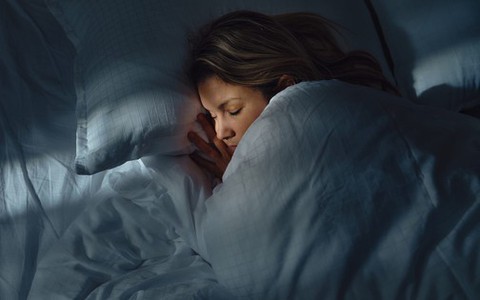 Đi ngủ mỗi ngày một giờ khác nhau: Cảnh báo đáng sợ
