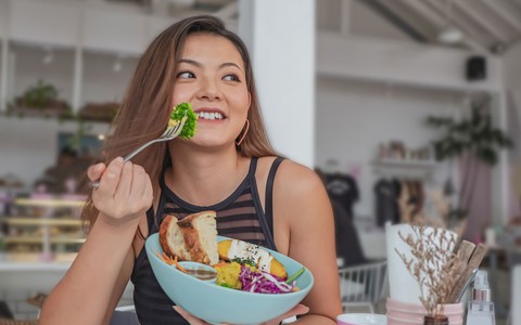 Chế độ ăn được chứng minh là giảm cholesterol, bệnh tim, đột quỵ có gì đặc biệt?