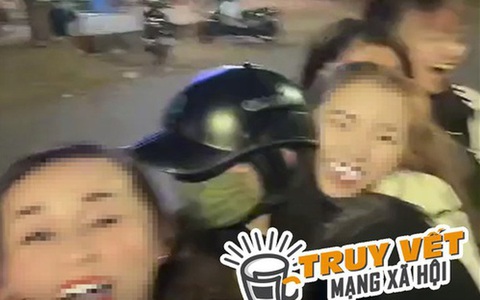 Xôn xao clip 5 cô gái đi 1 xe máy khoe "chiến tích" trên Facebook