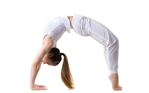 7 tư thế yoga "siêu hiệu quả" để chị em có vòng một đẹp
