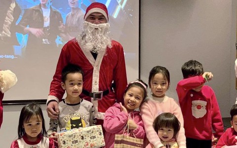 Dịch vụ ông già Noel kiếm tiền triệu, quá tải trước Giáng sinh