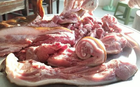 Mẹo phân biệt thịt lợn mán chuẩn